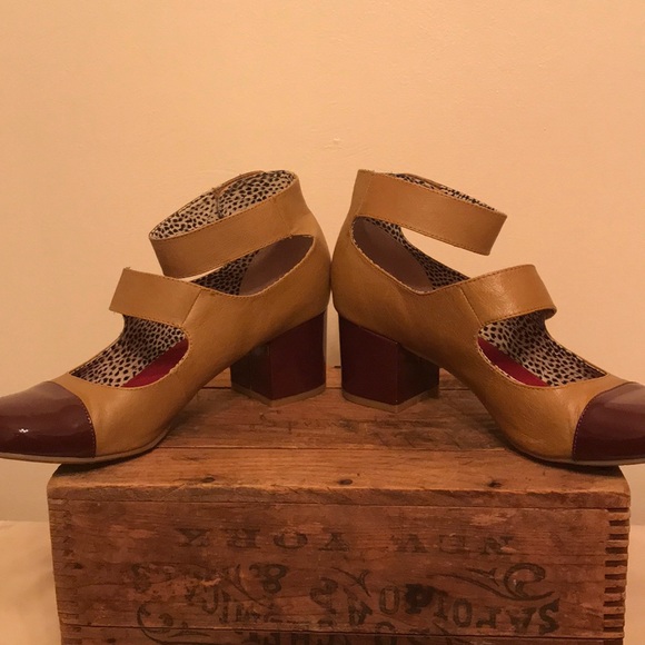 BC Leather Heels w/ Buttons - Picture 6 of 8